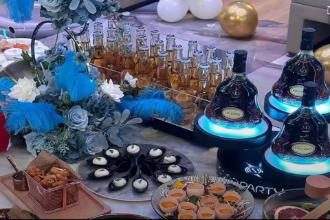 广州高端KTV招聘礼仪酒水促销员,身高不限颜值为王招聘进行时